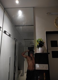 Luci - Acompañantes masculino in Pune Photo 2 of 2