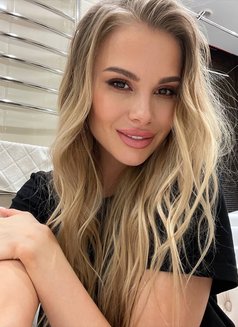 Astra - escort in Phuket Photo 2 of 5