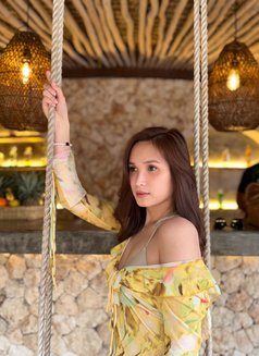 Astrid - escort in Manila Photo 20 of 22