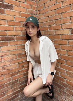 Astrid(GFE) - escort in Manila Photo 4 of 23