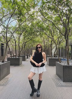 Astrid - escort in Manila Photo 12 of 23