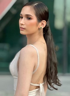 Astrid - escort in Manila Photo 21 of 23