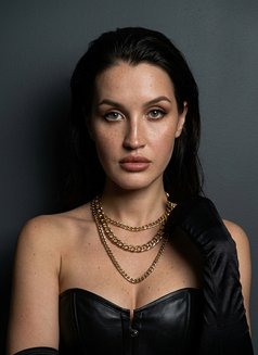 Astrid - escort in Dubai Photo 3 of 6