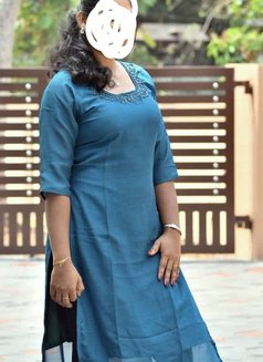 Aswathy - escort in Kochi Photo 3 of 3