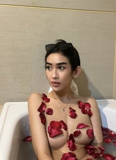 Asya , Like to sucks - puta in Bali Photo 13 of 15