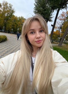 Asya - escort in Dubai Photo 7 of 10