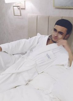 Ateş Kemel - Male escort in İstanbul Photo 2 of 4