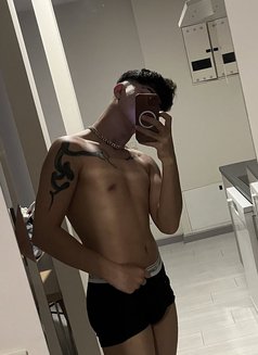 Ateş - Male escort in İstanbul Photo 2 of 5