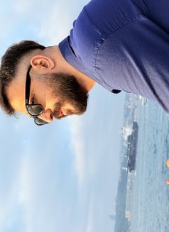 Ateş - Acompañantes masculino in İstanbul Photo 2 of 6
