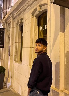 Ates - Male escort in Tokyo Photo 2 of 5