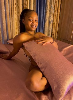 Atheena - escort in Nairobi Photo 2 of 6