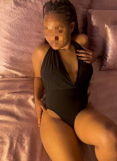 Atheena - escort in Nairobi Photo 5 of 6