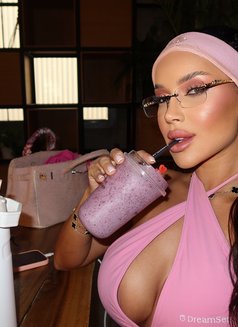 Athena - escort in Dubai Photo 17 of 26