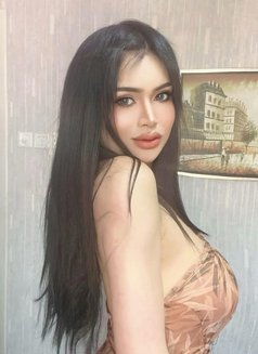 Athena - Transsexual escort in Dubai Photo 1 of 1