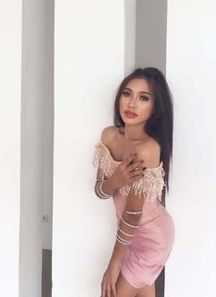 Athena Evanz - Acompañantes transexual in Makati City Photo 3 of 5