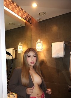 Athena - Transsexual escort in Makati City Photo 3 of 6