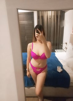 Athena - Transsexual escort in Colombo Photo 2 of 4