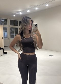 Olga - escort in Taipei Photo 2 of 8