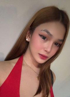 Athennah - Transsexual escort in Manila Photo 4 of 5
