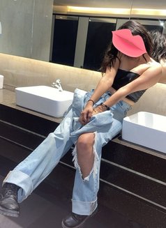 Athiya here🥀 ❣️ active now. - puta in Mumbai Photo 2 of 3