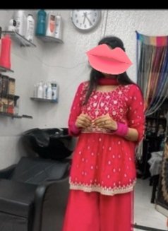 Athiya here🥀 ❣️ active now. - puta in Bangalore Photo 1 of 4