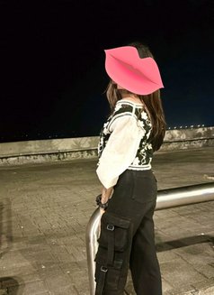 Athiya here🥀 ❣️ active now. - puta in Bangalore Photo 3 of 4