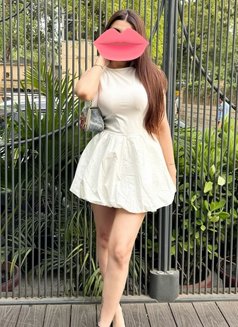 Athiya here🥀 ❣️ - puta in Bangalore Photo 5 of 5