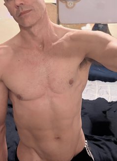 Athletic UK-Australian expat - Male escort in Hong Kong Photo 2 of 2