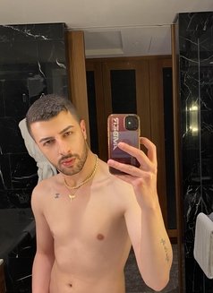 Berk - Acompañantes masculino in İstanbul Photo 2 of 4