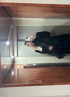 Atina - Transsexual escort in Hong Kong Photo 1 of 7