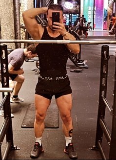 Atlas - Acompañantes masculino in İstanbul Photo 9 of 11