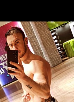 Atlas - Male escort in İstanbul Photo 12 of 12