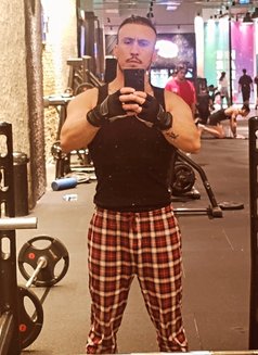 Atlas - Male escort in İstanbul Photo 12 of 12