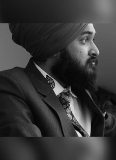 Attentive & Elegant Male Escort - Acompañantes masculino in Ambala Photo 1 of 4