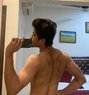 Atti - Acompañantes masculino in Mumbai Photo 1 of 3