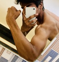 Atti - Acompañantes masculino in Mumbai