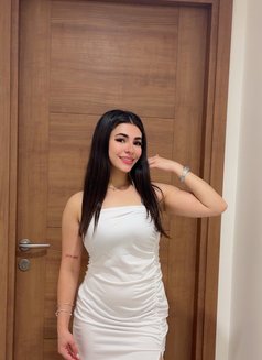 Helia new 20 old - escort in Muscat Photo 1 of 5