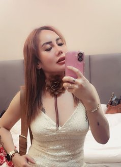 Aubrey - Transsexual escort in Jeddah Photo 3 of 7