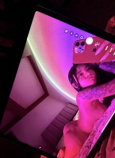Aubrey - escort in Manila Photo 8 of 11