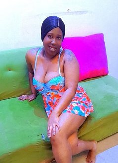 Audrey - escort in Riyadh Photo 4 of 9