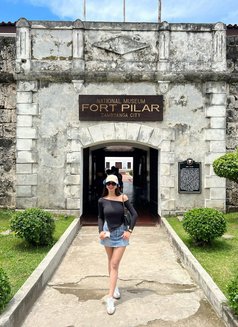 Andrea Bermodez Slovack - puta in Cebu City Photo 5 of 9