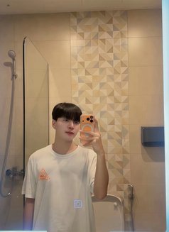 Augus in Jeddah - Transsexual escort in Jeddah Photo 2 of 11