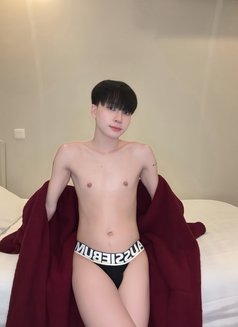 Augus in Jeddah - Transsexual escort in Jeddah Photo 7 of 8