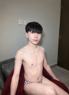 Augus in Jeddah - Transsexual escort in Jeddah Photo 4 of 15