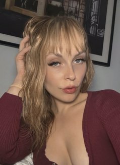 August - escort in Birmingham Photo 3 of 4