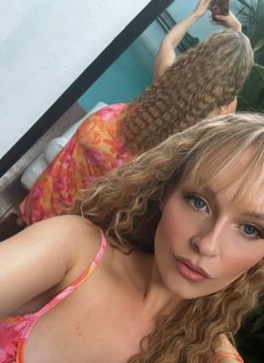 August - escort in Manchester Photo 1 of 3