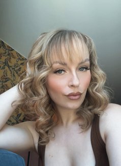 August - escort in Munich Photo 2 of 3