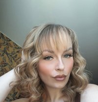 August - escort in Munich