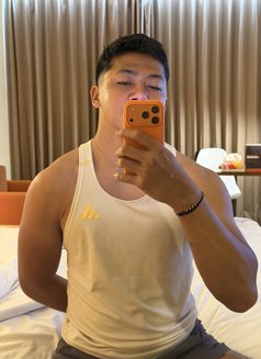 August Floyd - Male escort in Medan Photo 18 of 19