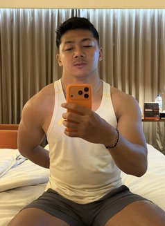 August Floyd - Male escort in Medan Photo 19 of 19